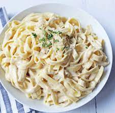 FETTUCINE PASTA WITH CREAM